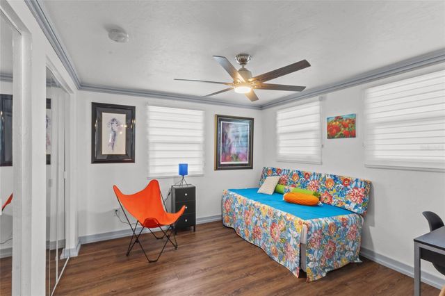 11 1ST STREET E, Nokomis, FL 34275