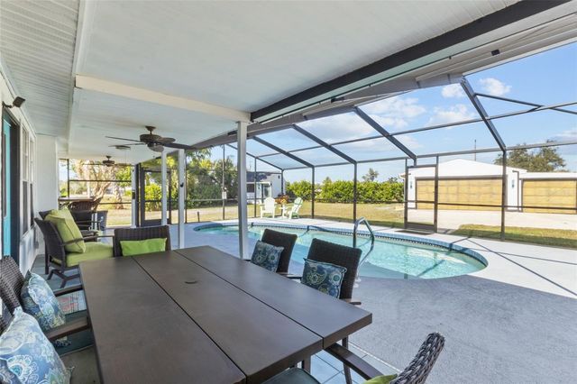 11 1ST STREET E, Nokomis, FL 34275