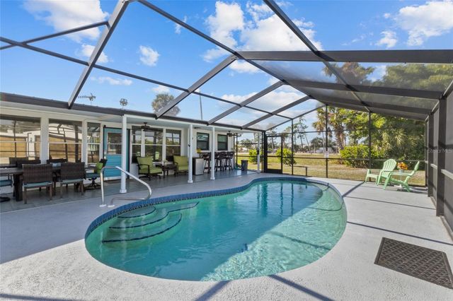 11 1ST STREET E, Nokomis, FL 34275