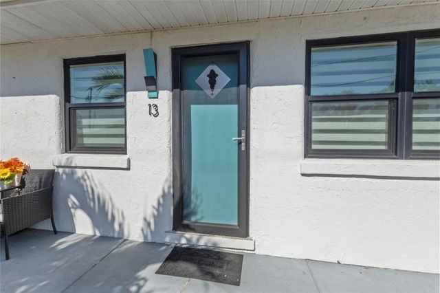 11 1ST STREET E, Nokomis, FL 34275