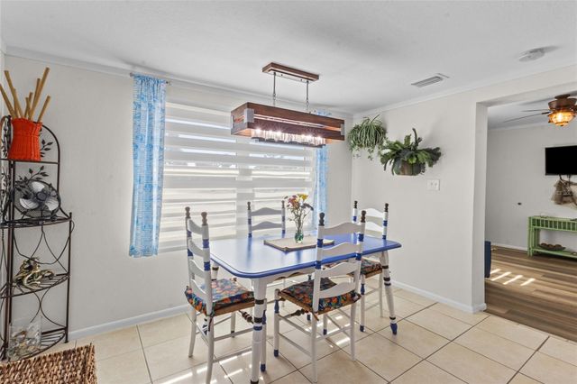 11 1ST STREET E, Nokomis, FL 34275