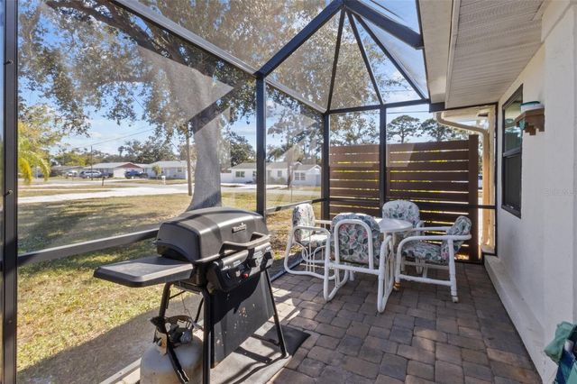 11 1ST STREET E, Nokomis, FL 34275