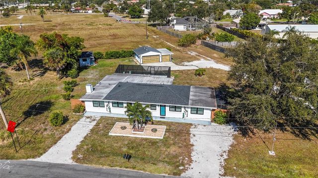 11 1ST STREET E, Nokomis, FL 34275