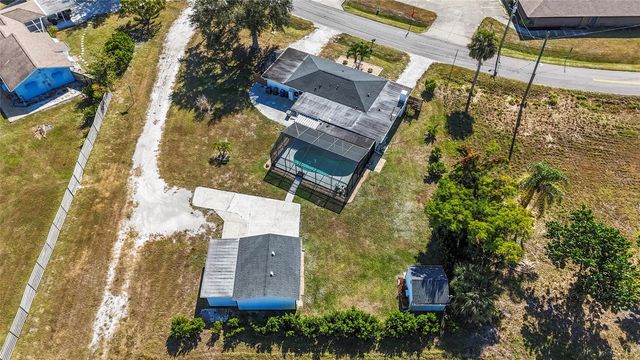 11 1ST STREET E, Nokomis, FL 34275
