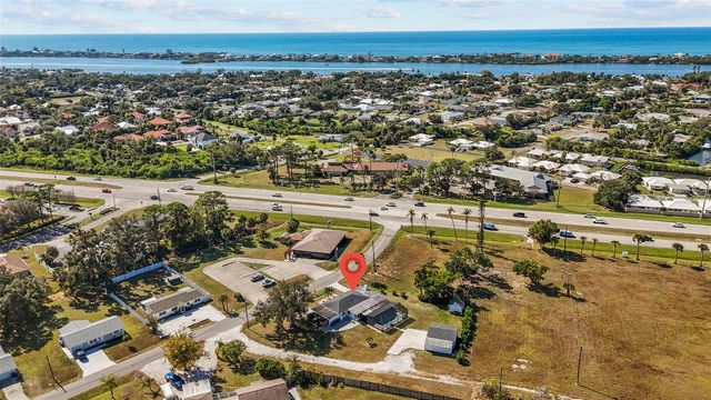 11 1ST STREET E, Nokomis, FL 34275