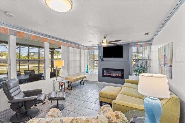 11 1ST STREET E, Nokomis, FL 34275