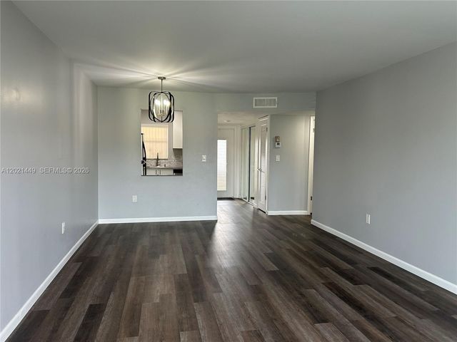 2831 E Sunrise Lakes Drive 309, Sunrise, FL 33322