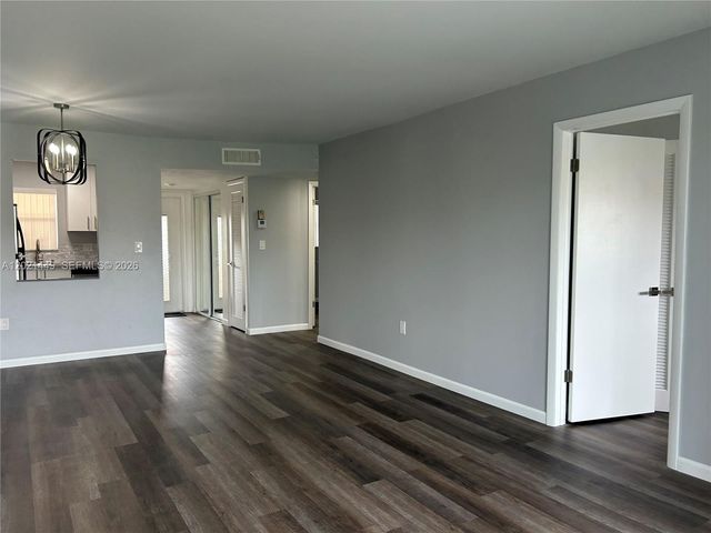 2831 E Sunrise Lakes Drive 309, Sunrise, FL 33322