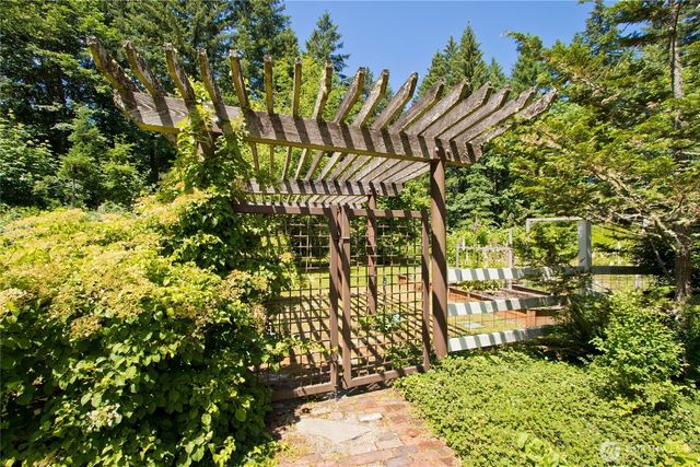 35800 249th Avenue SE, Enumclaw, WA 98022