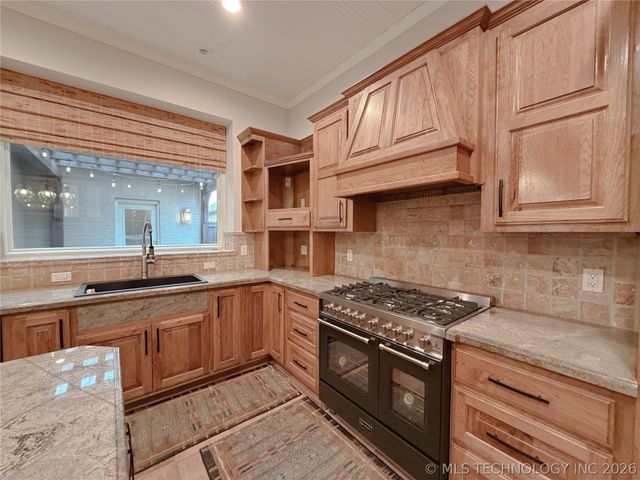 7903 E Galveston Place, Broken Arrow, OK 74014