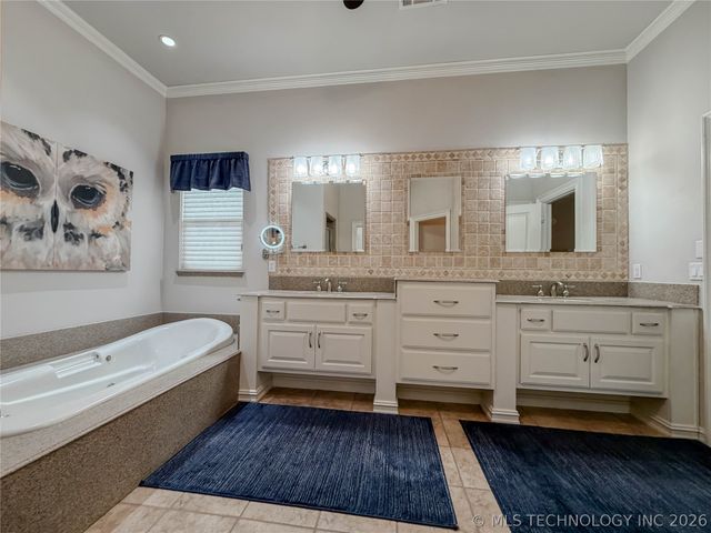 7903 E Galveston Place, Broken Arrow, OK 74014