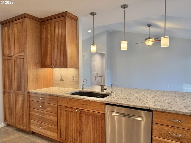 4115 Nw DAHLIA Dr, Camas, WA 98607