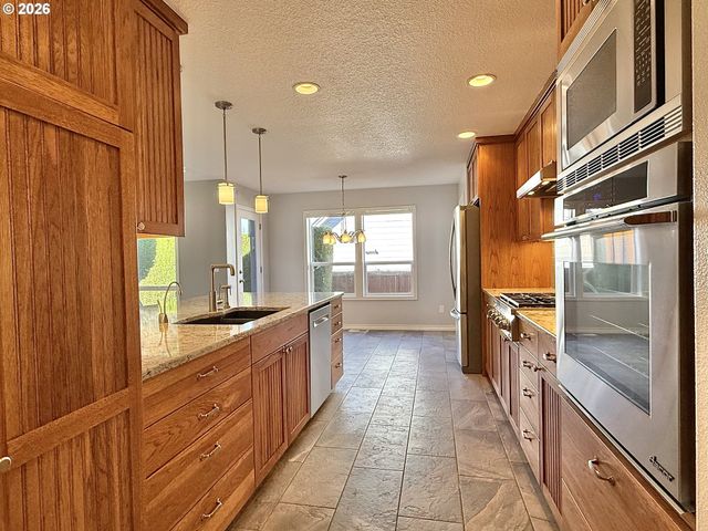 4115 Nw DAHLIA Dr, Camas, WA 98607