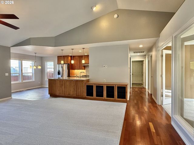 4115 Nw DAHLIA Dr, Camas, WA 98607