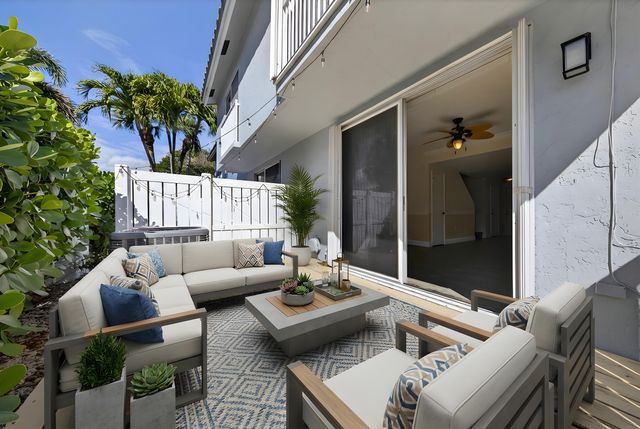 1100 E Jeffrey Street, Boca Raton, FL 33487