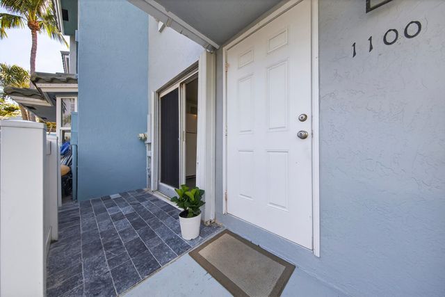 1100 E Jeffrey Street, Boca Raton, FL 33487