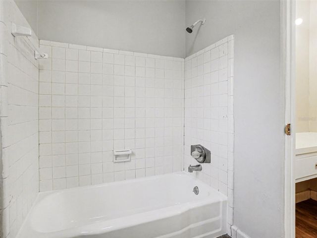 5216 VAN AKEN DRIVE, Orlando, FL 32808