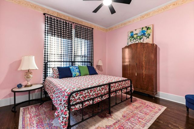 200 Gresham ST, Smithville, TX 78957