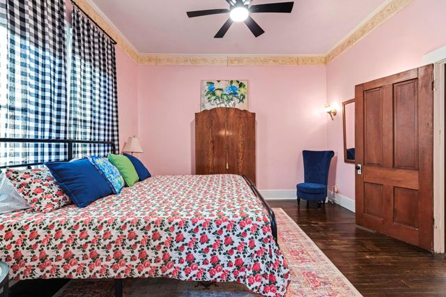 200 Gresham ST, Smithville, TX 78957