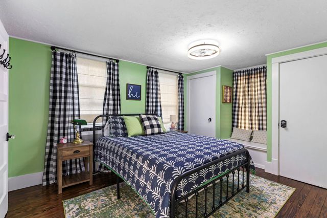 200 Gresham ST, Smithville, TX 78957