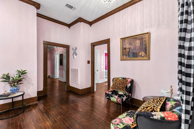 200 Gresham ST, Smithville, TX 78957