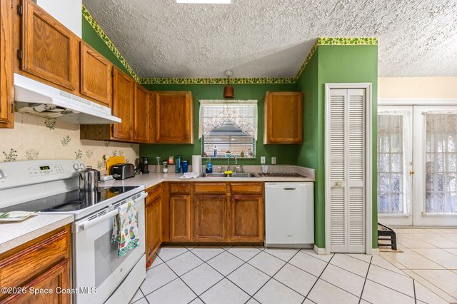 1468 Glencove Avenue NW, Palm Bay, FL 32907