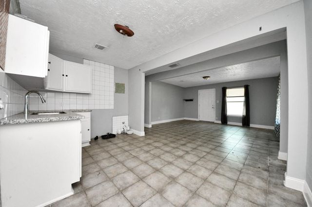 7351 Guadalcanal Road, Houston, TX 77033