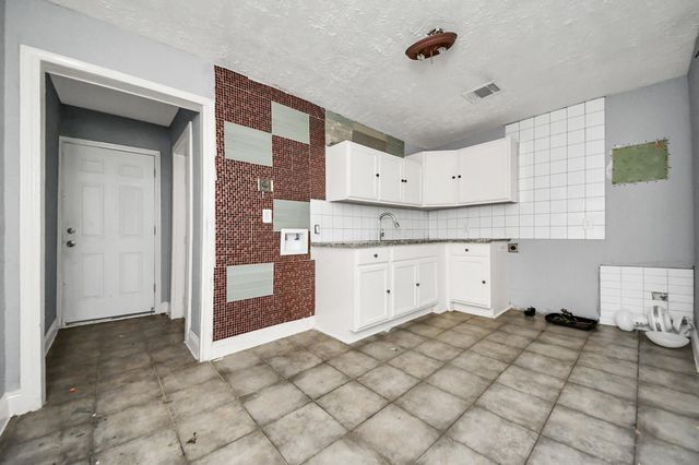 7351 Guadalcanal Road, Houston, TX 77033