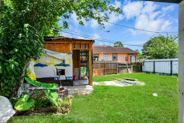 7351 Guadalcanal Road, Houston, TX 77033