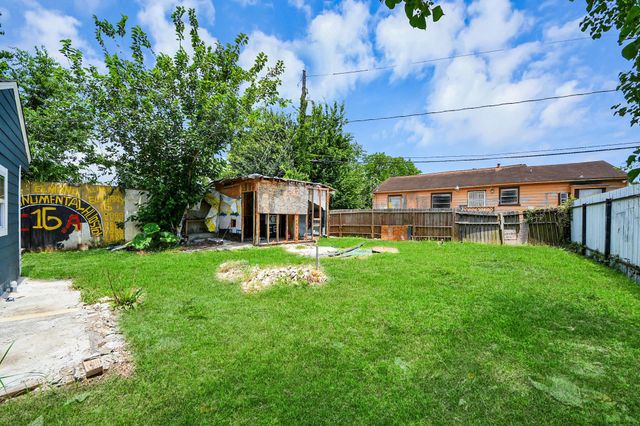 7351 Guadalcanal Road, Houston, TX 77033