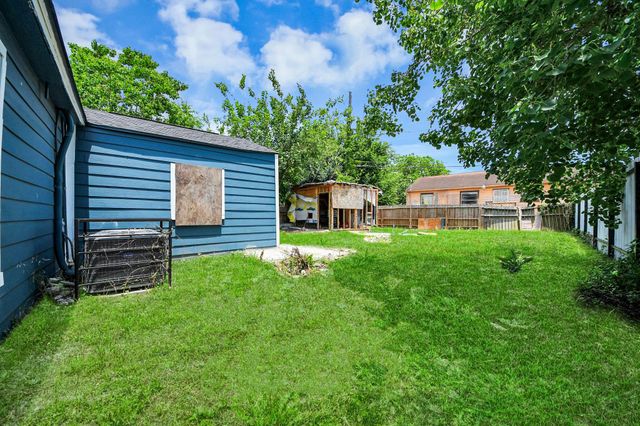 7351 Guadalcanal Road, Houston, TX 77033