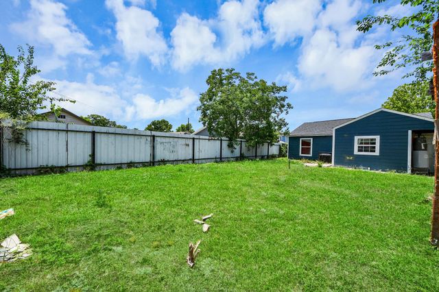 7351 Guadalcanal Road, Houston, TX 77033
