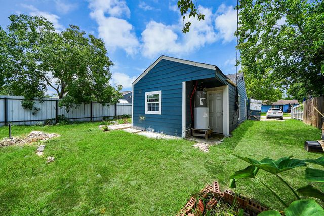7351 Guadalcanal Road, Houston, TX 77033