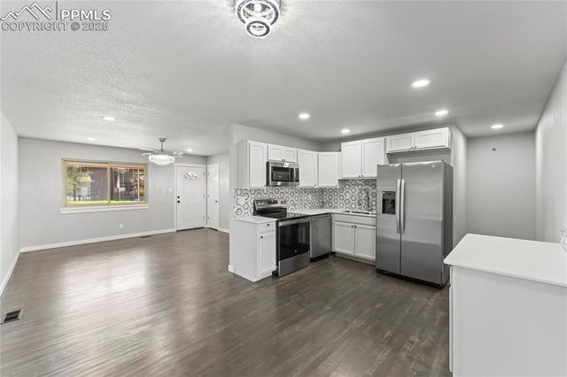 810 S Circle Drive, Colorado Springs, CO 80910
