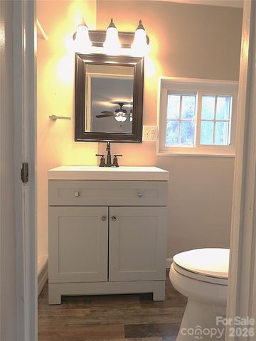 201 Merriman Road, Hendersonville, NC 28791