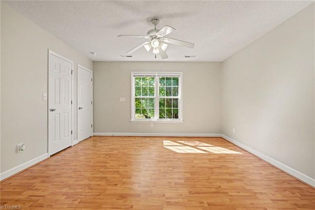 1622 Hawkcrest Lane, Winston-salem, NC 27127