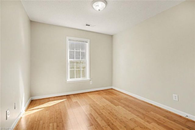 1622 Hawkcrest Lane, Winston-salem, NC 27127