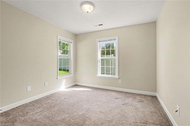 1622 Hawkcrest Lane, Winston-salem, NC 27127