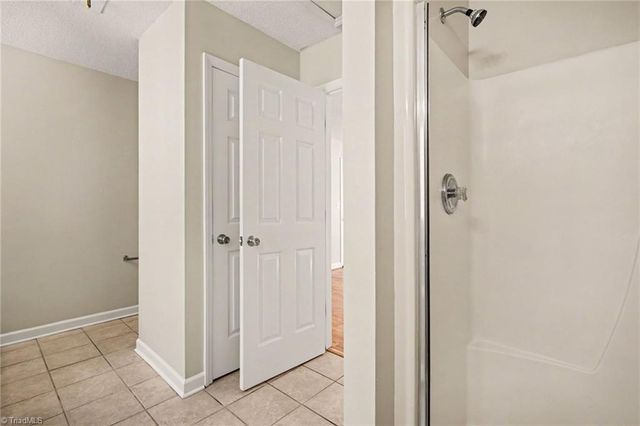 1622 Hawkcrest Lane, Winston-salem, NC 27127