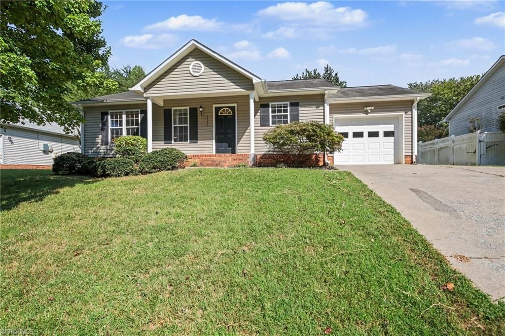 1622 Hawkcrest Lane, Winston-salem, NC 27127