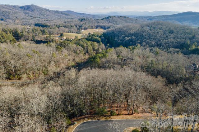 80 Buckhead Trail 27, Horse Shoe, NC 28742