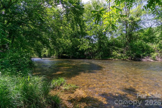 80 Buckhead Trail 27, Horse Shoe, NC 28742
