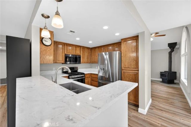 1075 Hillcrest Court, Calimesa, CA 92320