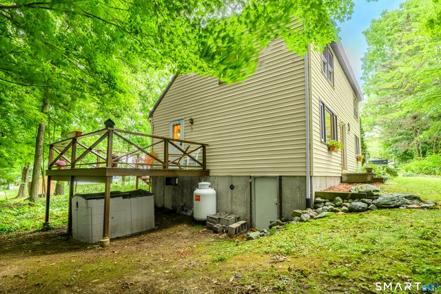 24 Yale Avenue, Middlebury, CT 06762