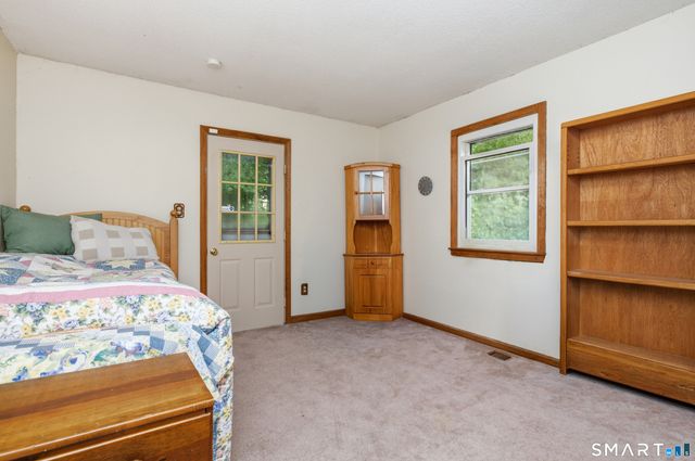 24 Yale Avenue, Middlebury, CT 06762