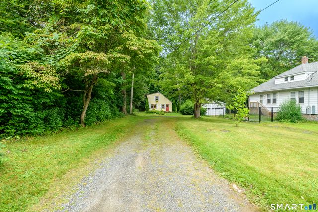 24 Yale Avenue, Middlebury, CT 06762
