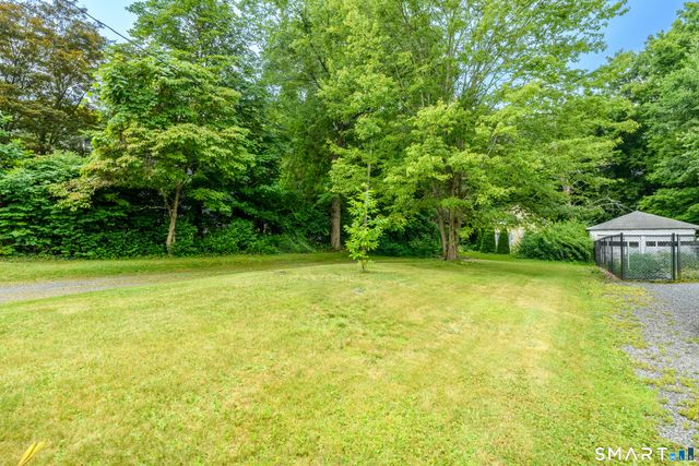 24 Yale Avenue, Middlebury, CT 06762