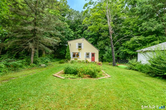 24 Yale Avenue, Middlebury, CT 06762