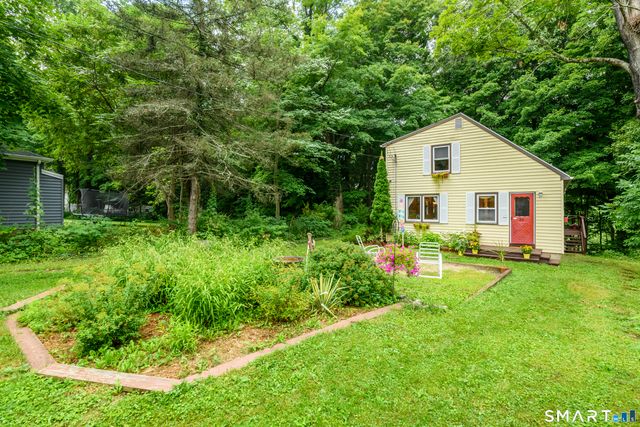24 Yale Avenue, Middlebury, CT 06762