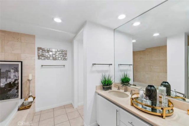 850 E Ocean Boulevard 205, Long Beach, CA 90802